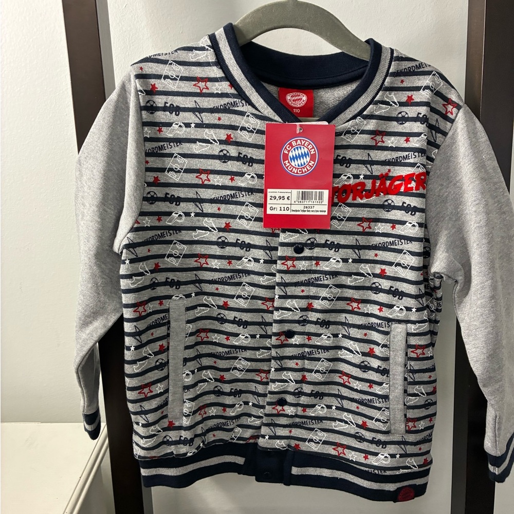FC Bayern Munchen zip up hoodie for kids. Approx size 4T 100 cm tall. BNWT
